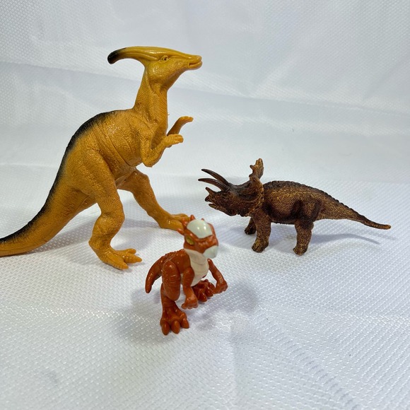 Greenbrier International Duck-Billed & Parasaurolophus Triceratops Dinosaur - Picture 1 of 12